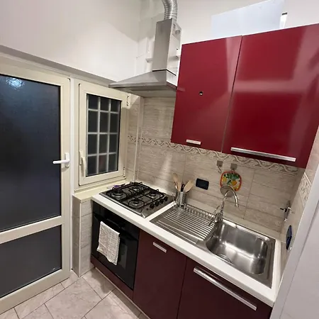 Centro Stazione Tuscolana Apartment Rome